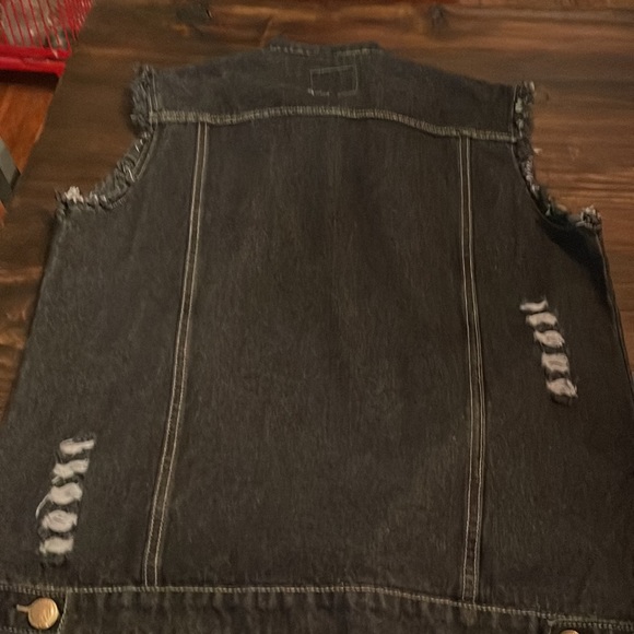 Sleeveless jean jacket - Picture 4 of 6